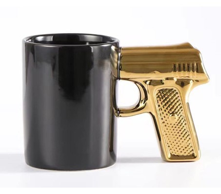 Gun Shape Mug Tea Coffee Cup Funny Humor Gift 3D Revolver Pistol Mugs with Handgrip Lid Tea Quirky Office Cup Drinkware 350ml GGBM